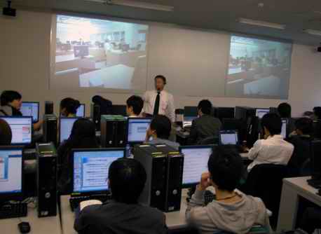 A remote lecture with Jeju National University.The person in charge of the Japanese side is Professor Noboru Takahiro.