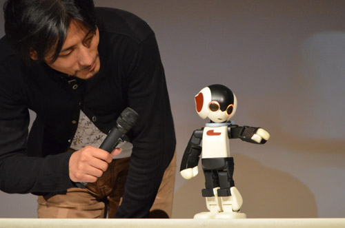 「ROBI」は，会話や歌ったり踊ったりすることができるロボットでした