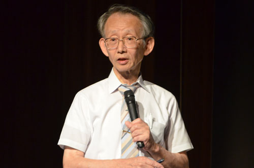 Prof. Kazushi Sakka of KCGI gives a lecture titled 