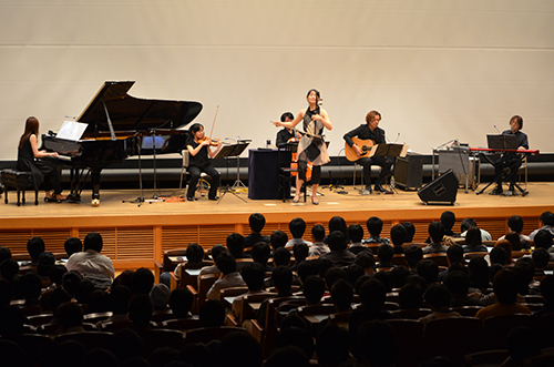 Kanae Nozawa's fantastic and delicate sound echoed in her erhu concert 