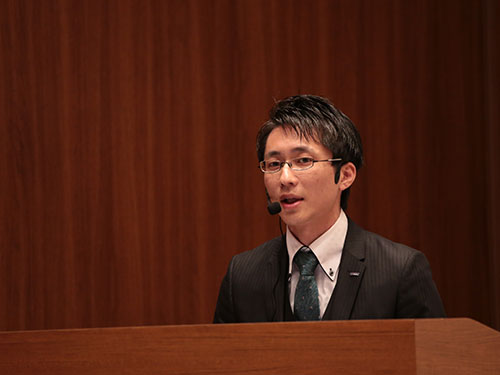 Prof. Kazuki Maenoh giving a lecture on 