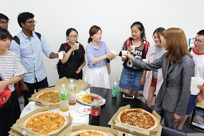 Summer intensive course.
Deepen exchanges with teachers during coffee hour

