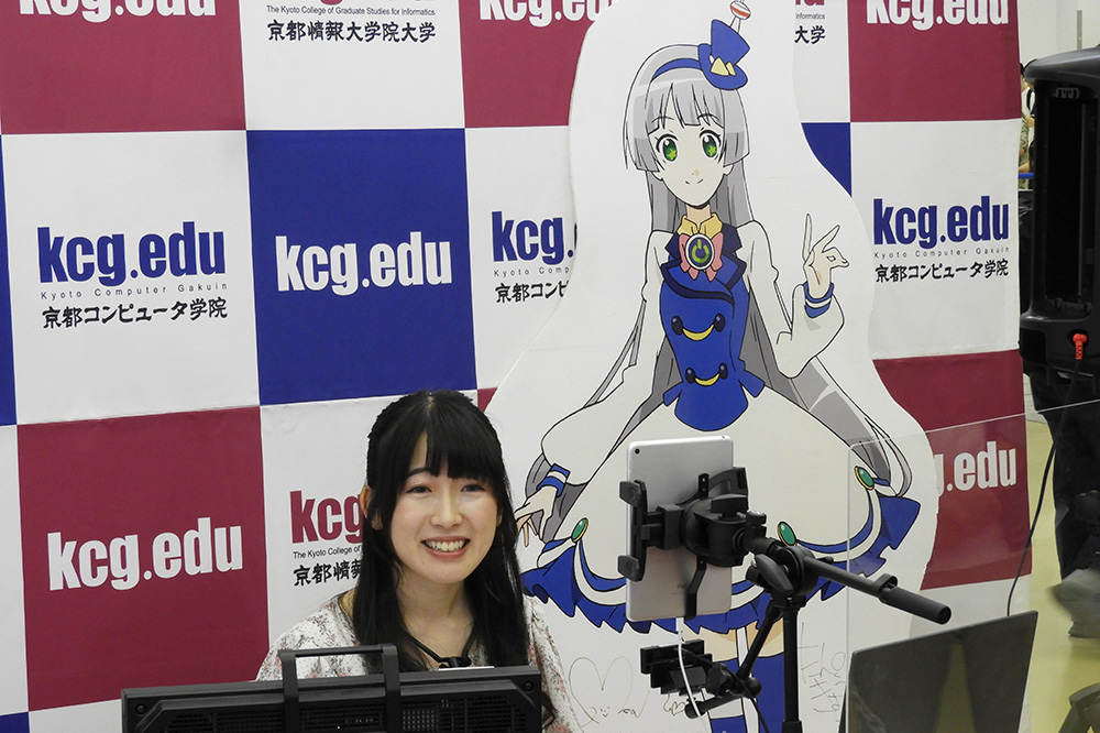 長野さんは豊かな表現で「きょこたん」役を演じ,訪れた大勢のファンや観客や「YouTube Live」を視聴した方たちを楽しませました