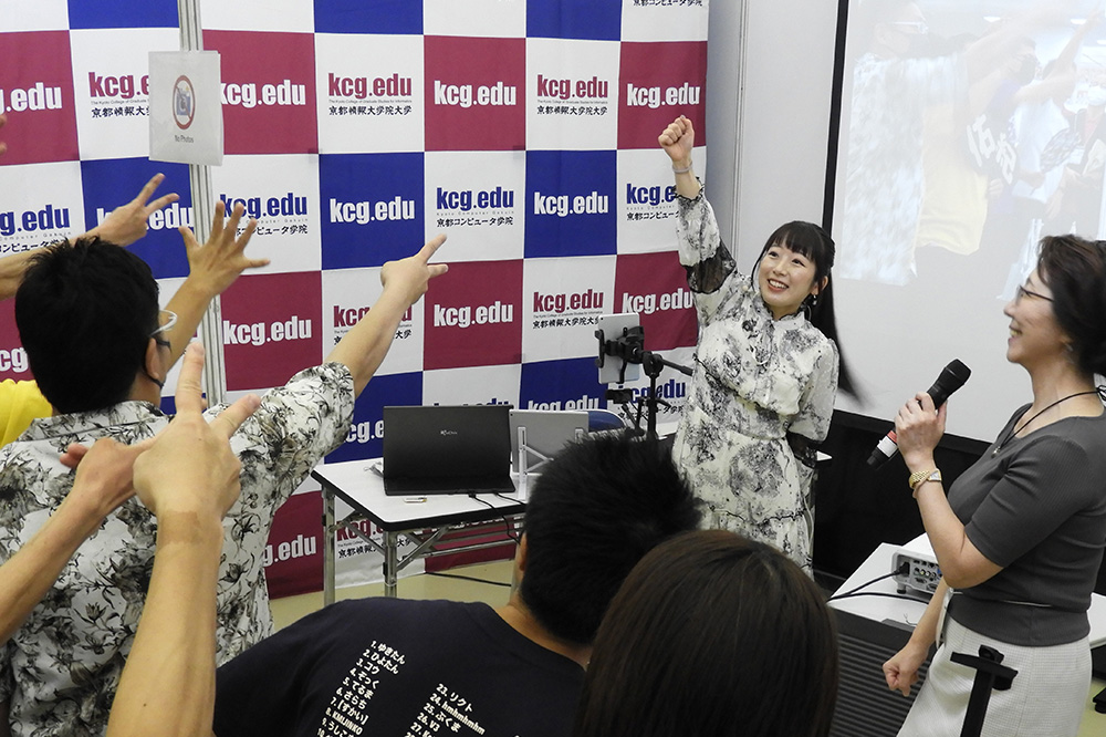 There was also a rock-paper-scissors-paper tournament for the illustrated autographs prepared by Mr. Nagano.