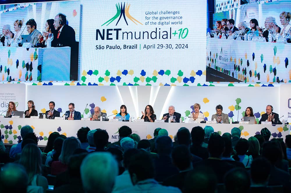 ブラジル・サンパウロで開かれインターネットガバナンスに関して議論を交わした「NETMundial+10」。KCGIサイバー京都研究所から立石教授と田中助教が参加しました（2024年4月29－30日）＝写真は主催者提供