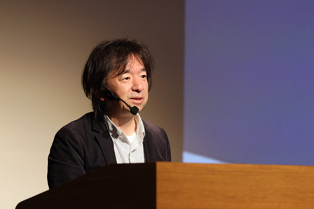 初音ミクから学ぶデジタルコンテンツの可能性」と題したクリプトン・フューチャー・メディア代表取締役・伊藤博之KCGI教授の特別講義(2024年12月6日,KCG京都駅前校・KCGI京都駅前サテライト6階大ホール)