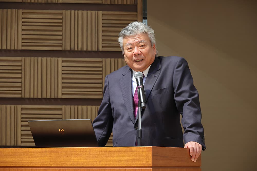 KCGI 和 KCG 主席长谷川在致辞中表达了对未来发展的兴奋之情。