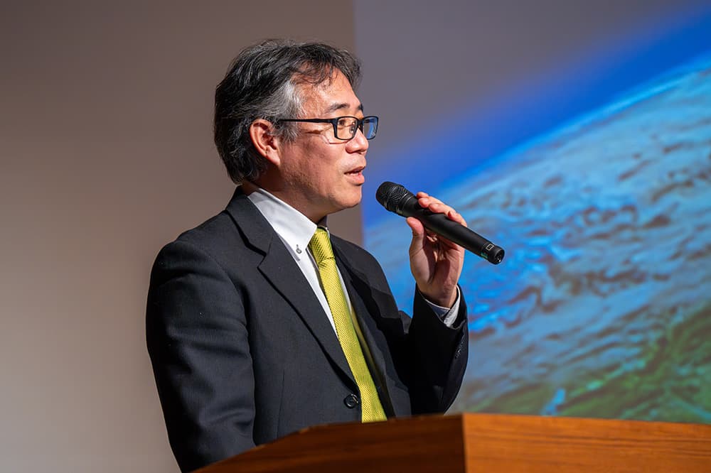Yuji Kawakubo of Tmsuk Corporation gives a lecture titled 