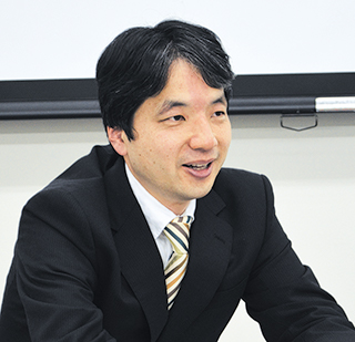 Associate Professor Takao Nakaguchi
